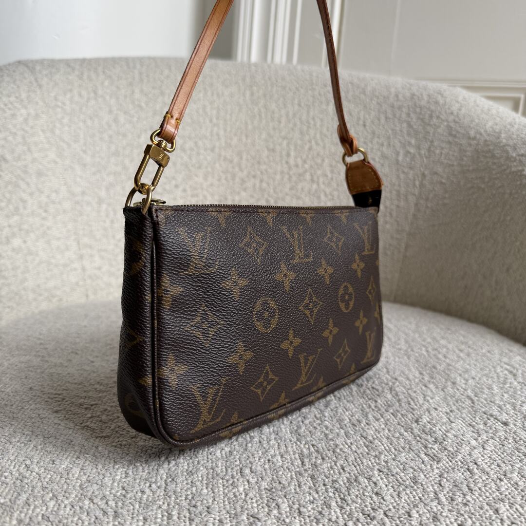2000 Louis Vuitton Monogram Pochette Accessories Shoulder Bag