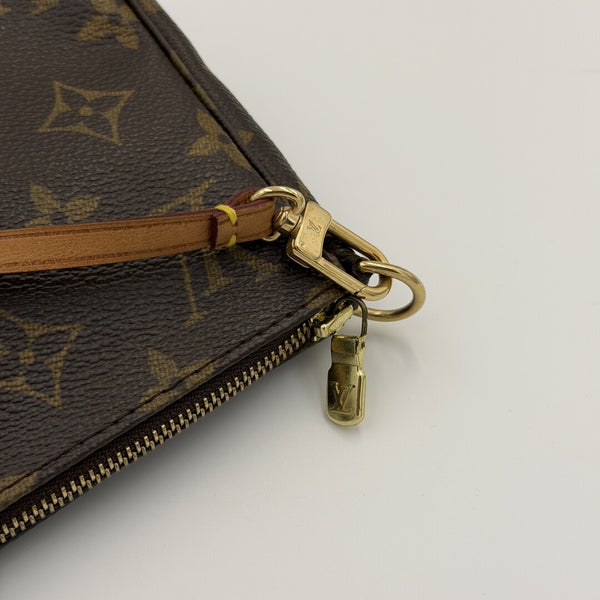 2005 Louis Vuitton Monogram Pochette Accessories Shoulder Bag