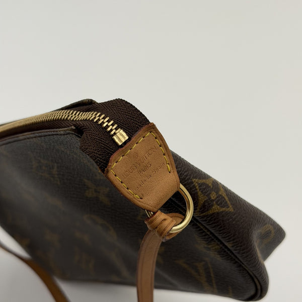 2005 Louis Vuitton Monogram Pochette Accessories Shoulder Bag