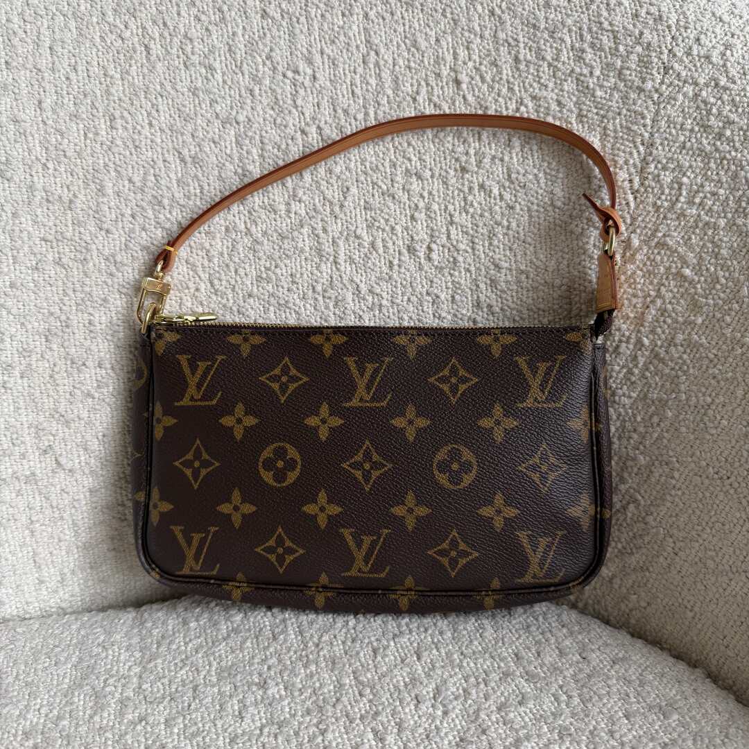 2000 Louis Vuitton Monogram Pochette Accessories Shoulder Bag
