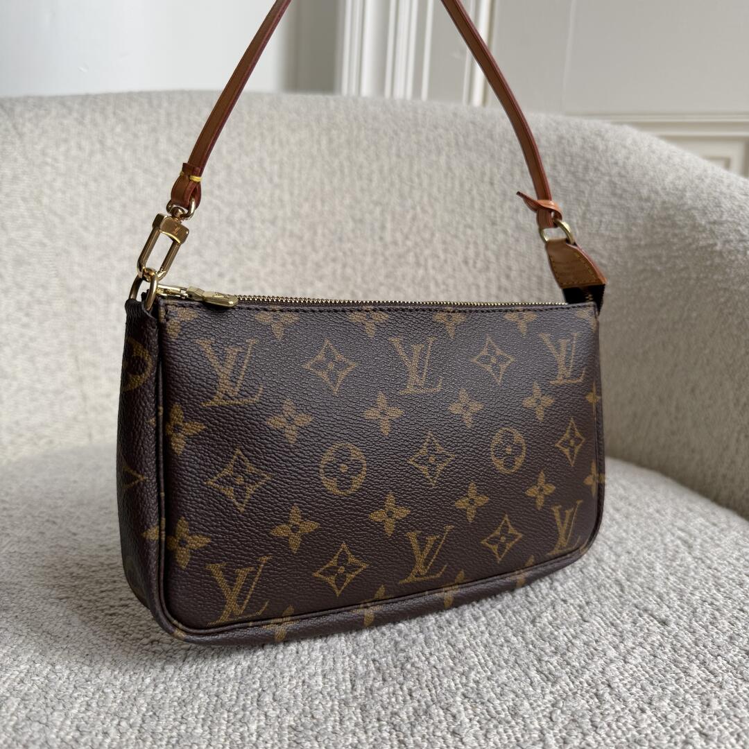 2000 Louis Vuitton Monogram Pochette Accessories Shoulder Bag