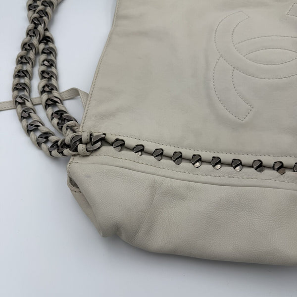2006 Chanel CC Modern Chain White Leather Tote Bag