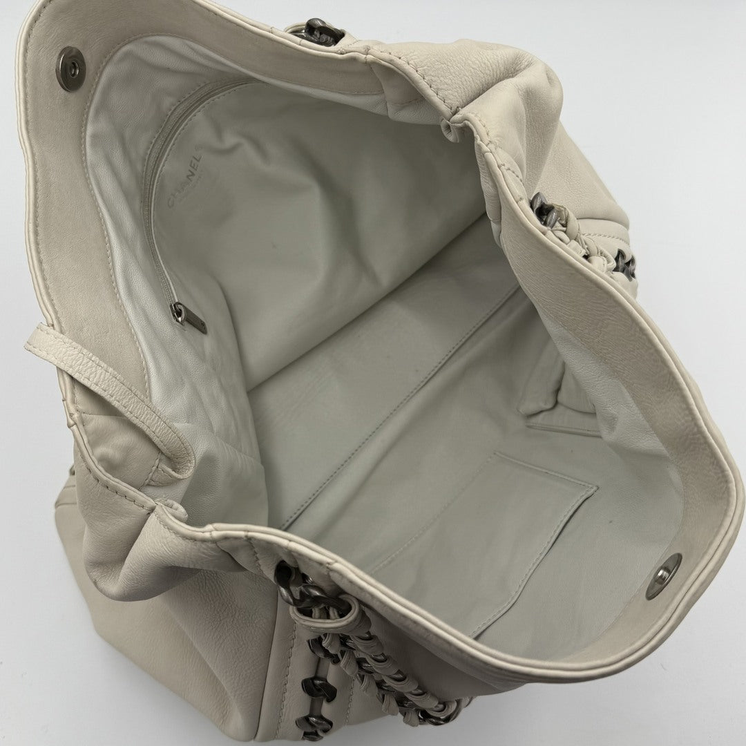 2006 Chanel CC Modern Chain White Leather Tote Bag