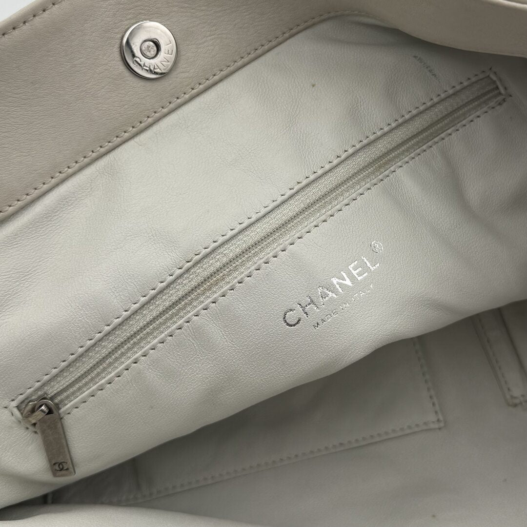 2006 Chanel CC Modern Chain White Leather Tote Bag