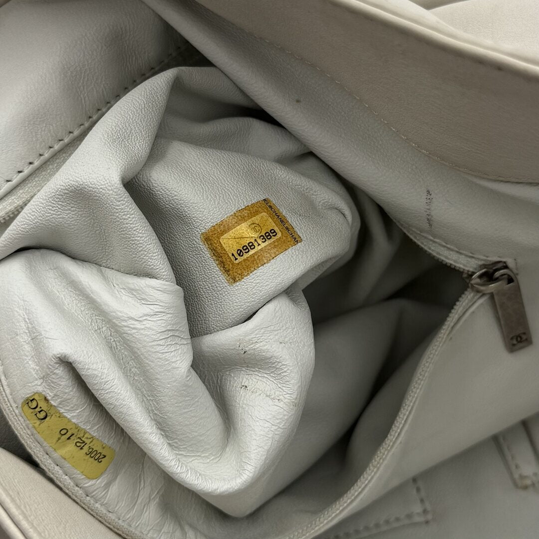 2006 Chanel CC Modern Chain White Leather Tote Bag