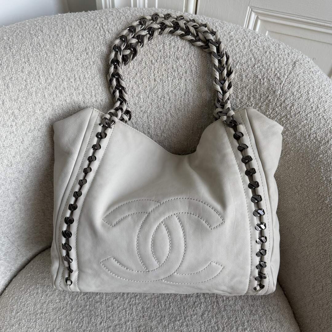 2006 Chanel CC Modern Chain White Leather Tote Bag
