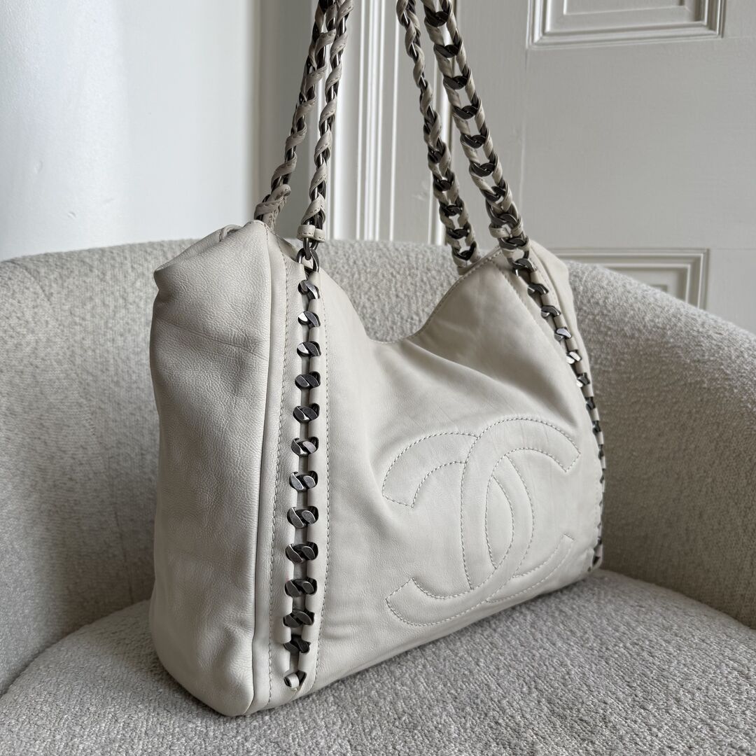 2006 Chanel CC Modern Chain White Leather Tote Bag