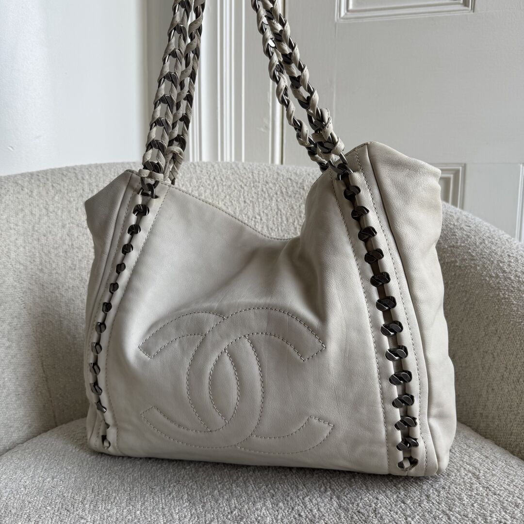 2006 Chanel CC Modern Chain White Leather Tote Bag