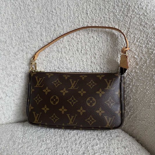 2007 Louis Vuitton Monogram Pochette Accessories Shoulder Bag