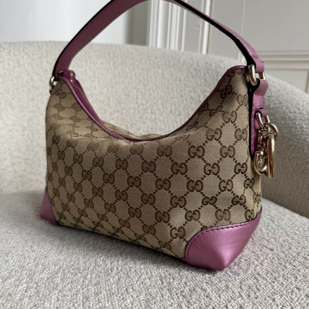 Gucci GG Canvas Heart Brit Pink Shoulder Bag