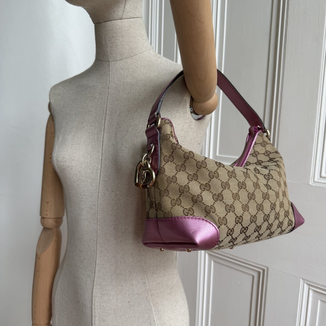 Gucci GG Canvas Heart Brit Pink Shoulder Bag