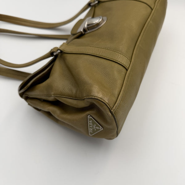 Prada Vitello Easy Leather Green Shoulder Bag