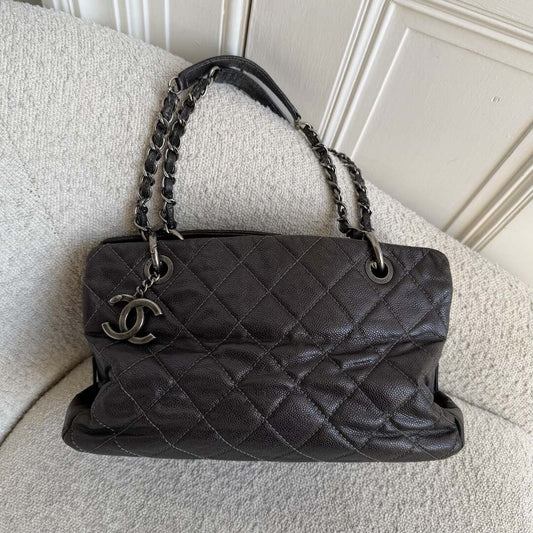 2013 Chanel Chic Shopping Caviar Black Leather Tote Bag