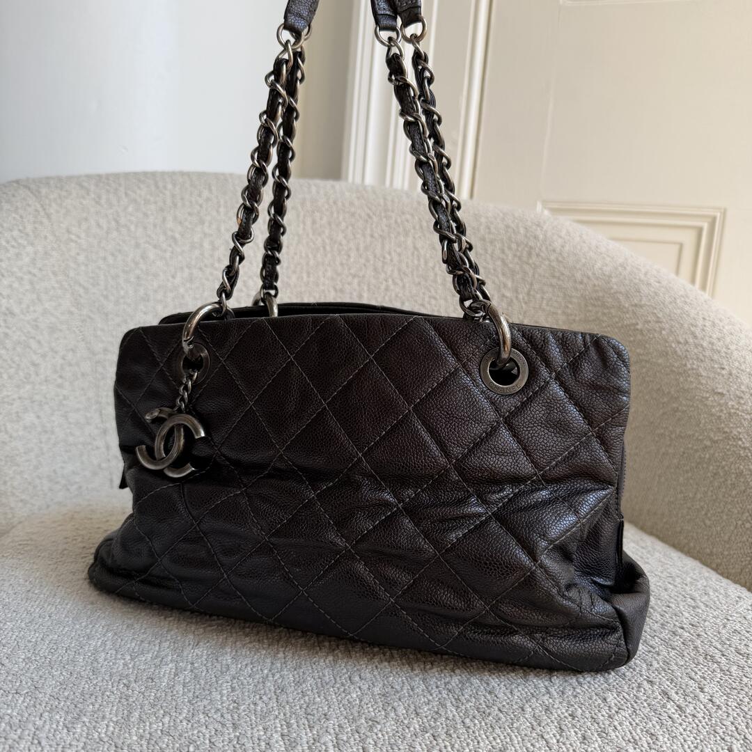 2013 Chanel Chic Shopping Caviar Black Leather Tote Bag