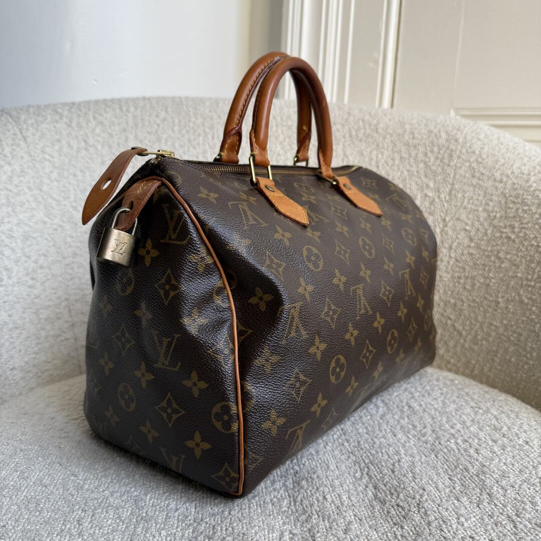 Louis Vuitton Monogram Speedy 30 Handbag