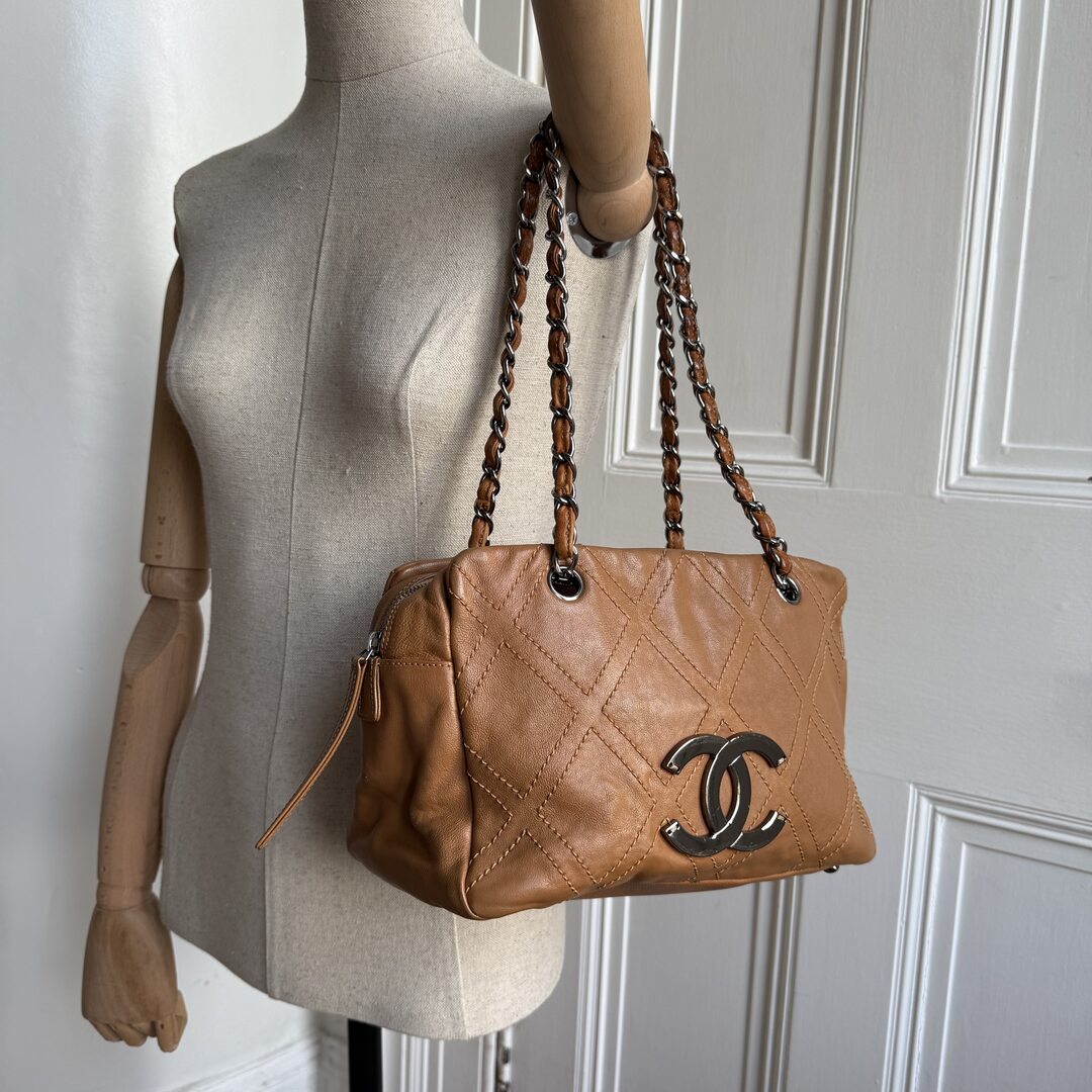 2005 Chanel CC Wild Stitch Caramel Brown Leather Shoulder Bag