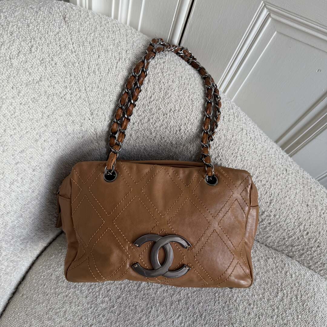2005 Chanel CC Wild Stitch Caramel Brown Leather Shoulder Bag