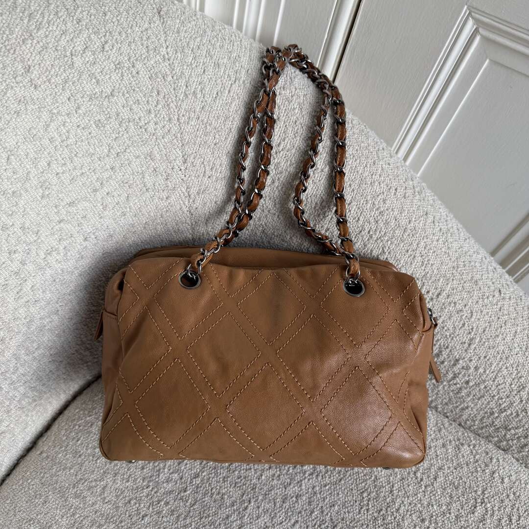 2005 Chanel CC Wild Stitch Caramel Brown Leather Shoulder Bag
