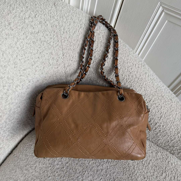 2005 Chanel CC Wild Stitch Caramel Brown Leather Shoulder Bag