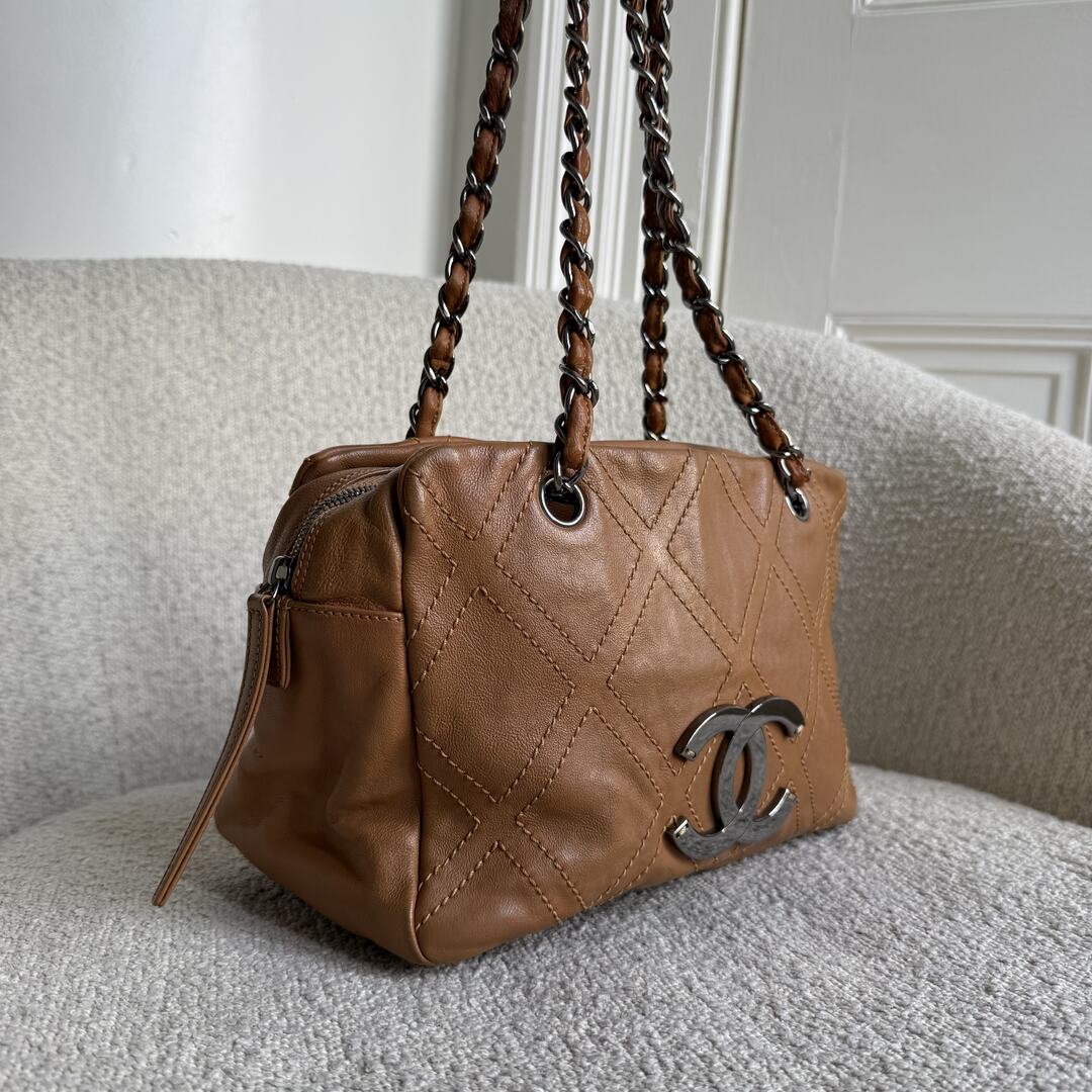 2005 Chanel CC Wild Stitch Caramel Brown Leather Shoulder Bag