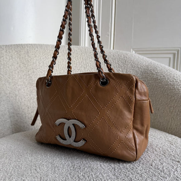 2005 Chanel CC Wild Stitch Caramel Brown Leather Shoulder Bag