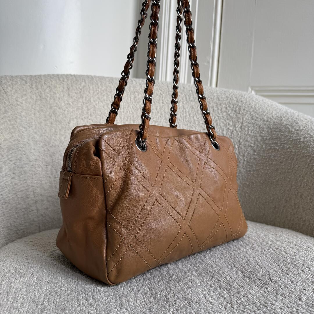 2005 Chanel CC Wild Stitch Caramel Brown Leather Shoulder Bag