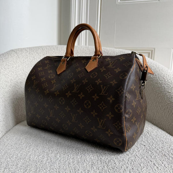 Louis Vuitton Monogram Speedy 30 Handbag
