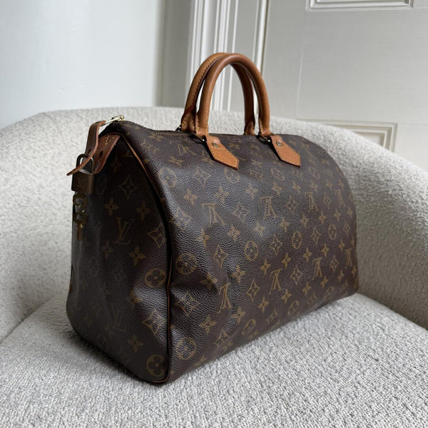 Louis Vuitton Monogram Speedy 30 Handbag