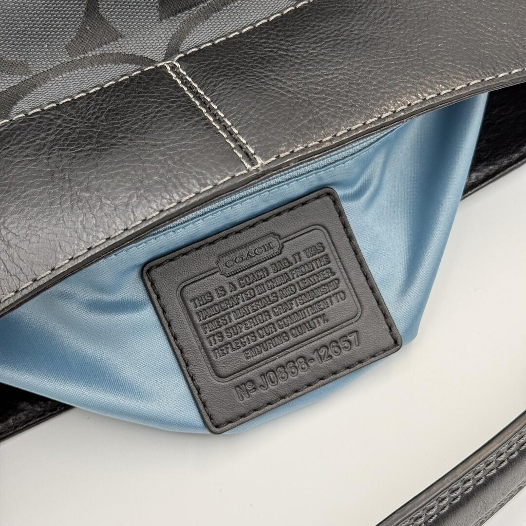 Coach Signature Black Shoulder Bag