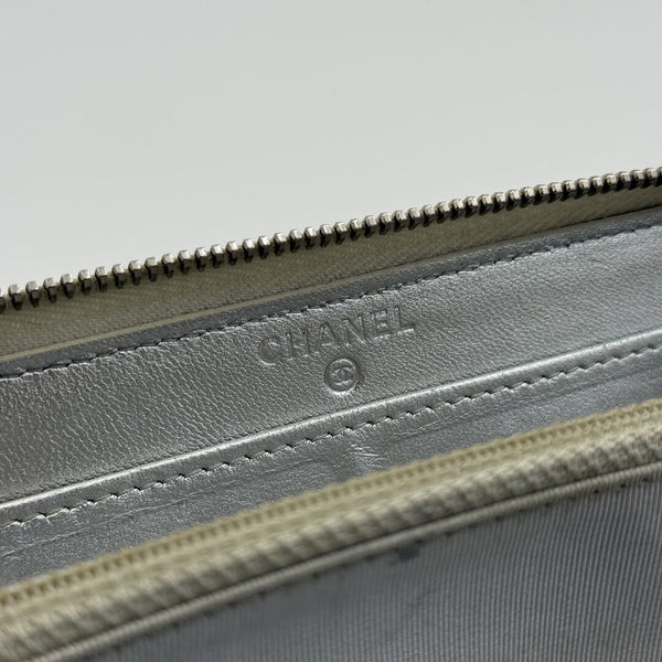 2010 Chanel CC Lambskin Quilted Silver Leather Zip Wallet