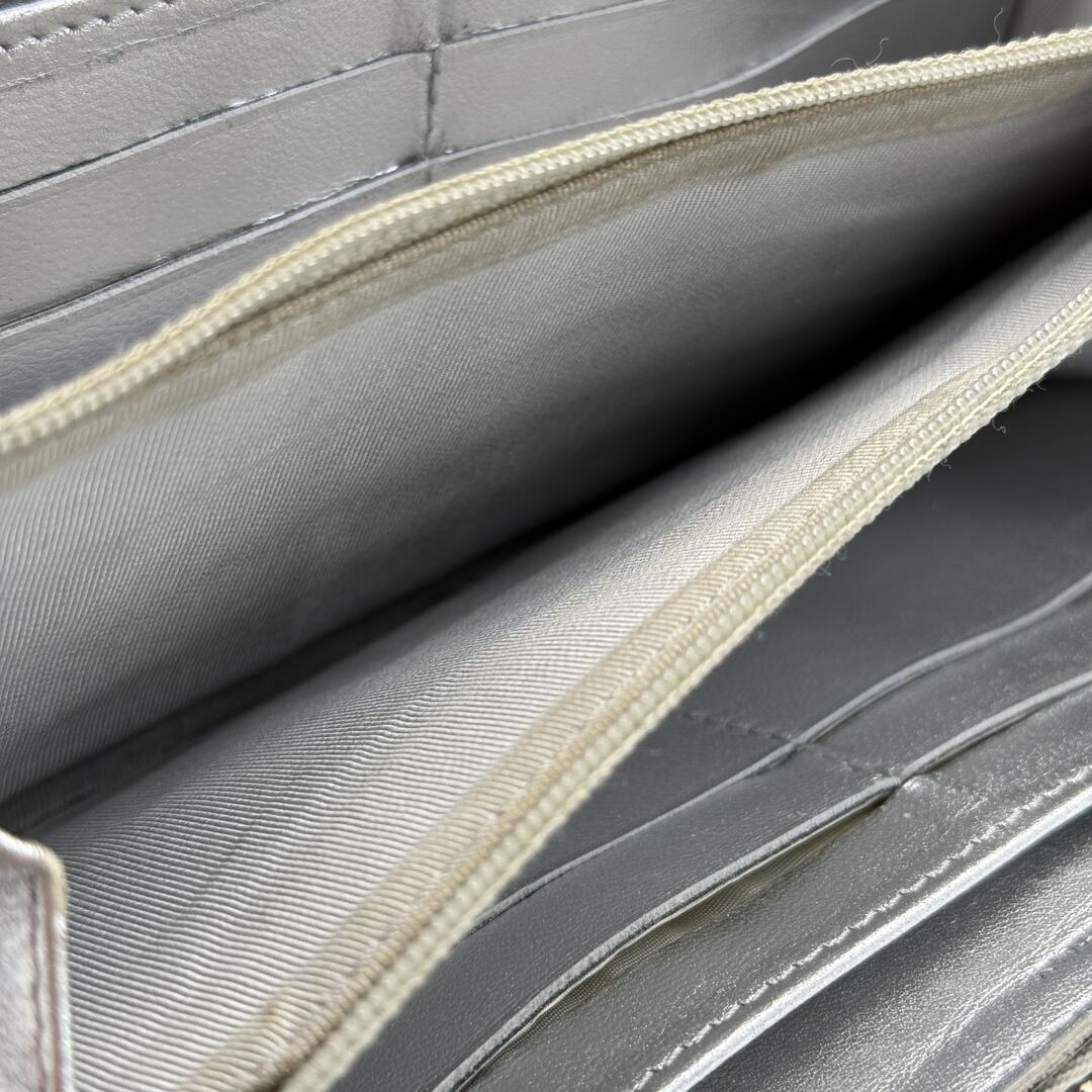 2010 Chanel CC Lambskin Quilted Silver Leather Zip Wallet