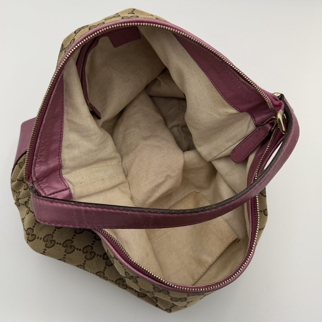Gucci GG Canvas Heart-Brit Hobo Pink Shoulder Bag
