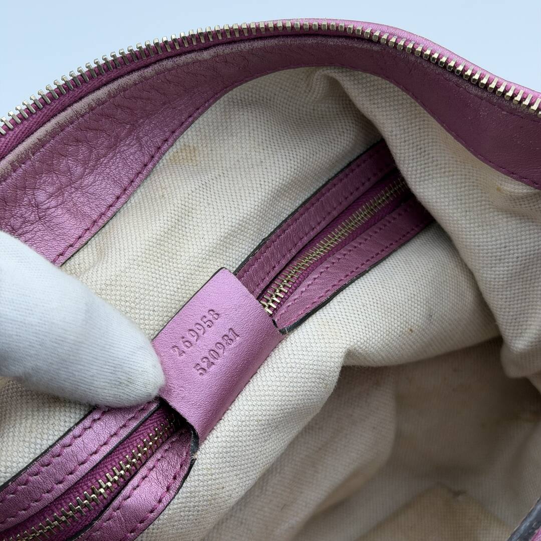 Gucci GG Canvas Heart-Brit Hobo Pink Shoulder Bag