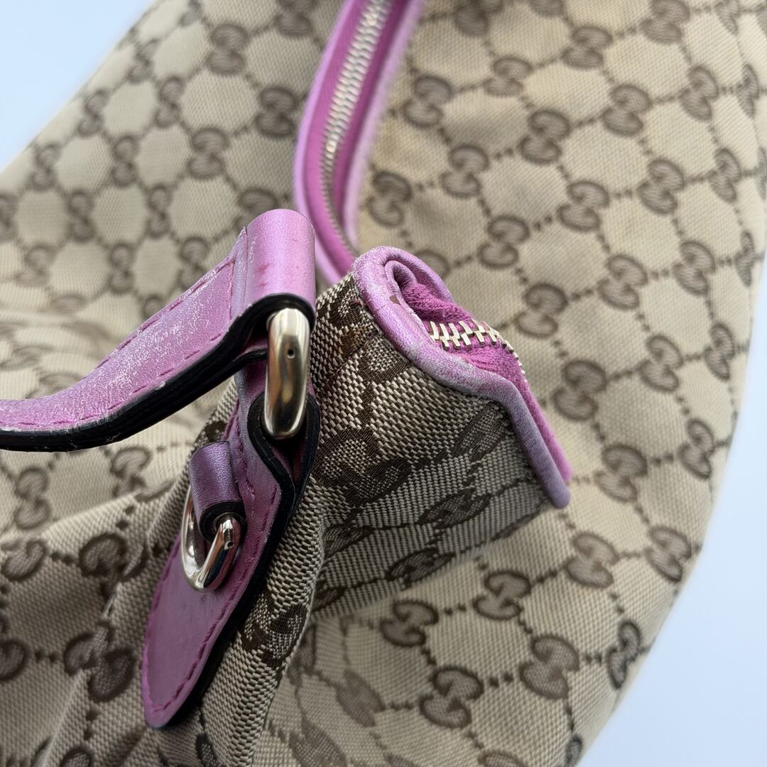 Gucci GG Canvas Heart-Brit Hobo Pink Shoulder Bag