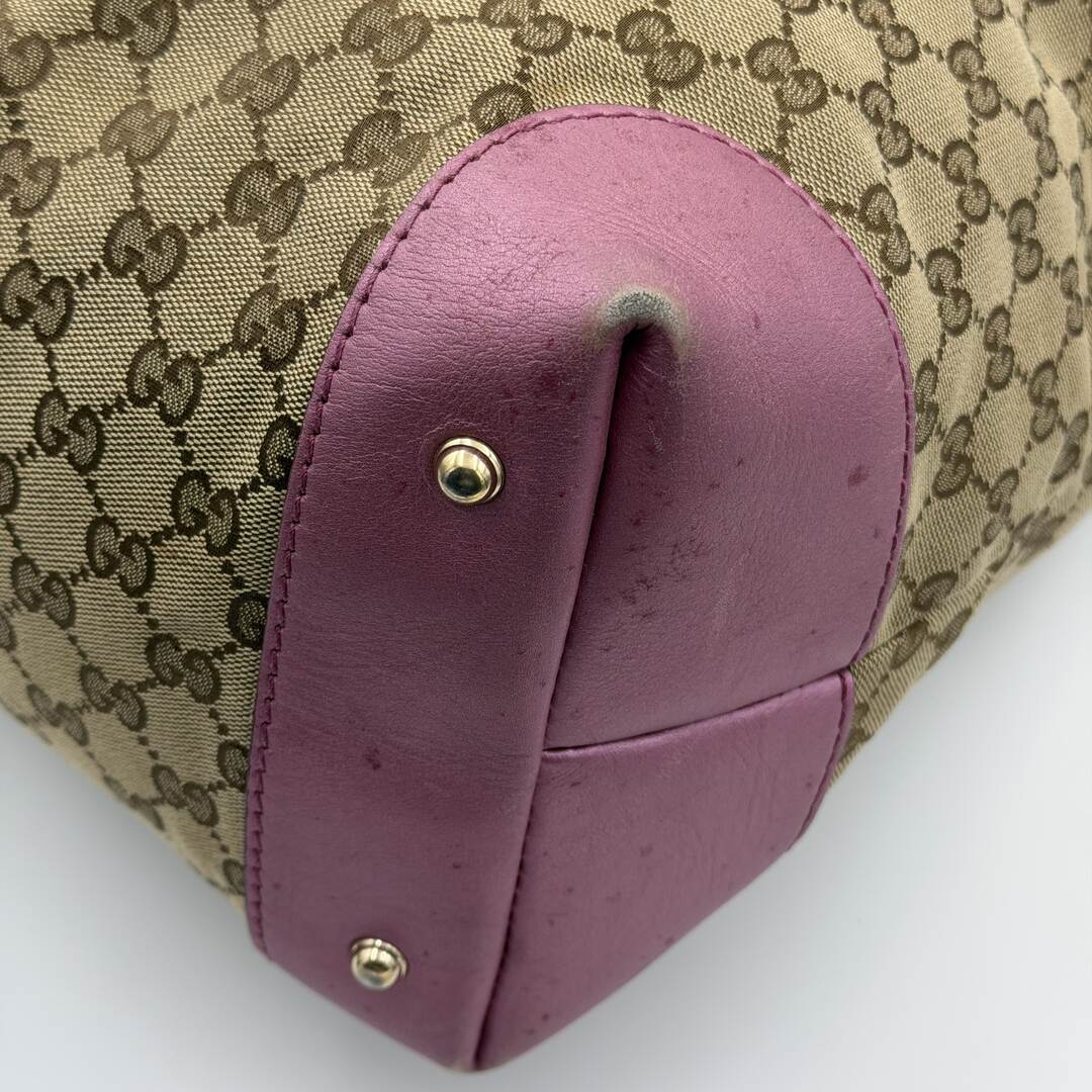 Gucci GG Canvas Heart-Brit Hobo Pink Shoulder Bag