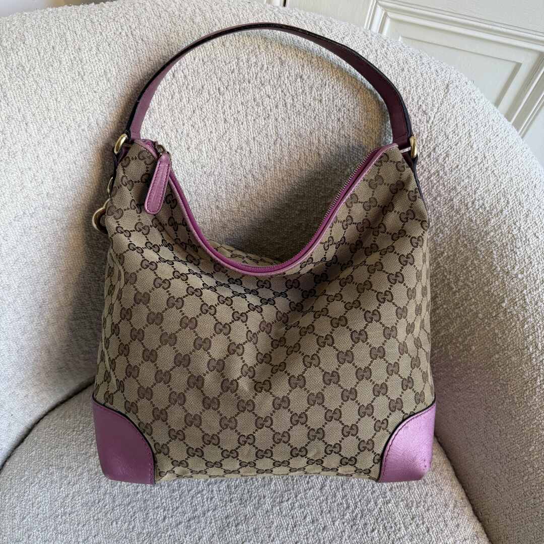 Gucci GG Canvas Heart-Brit Hobo Pink Shoulder Bag