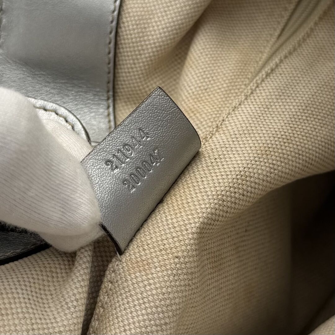Gucci Sukey Metallic Silver Leather Shoulder Bag