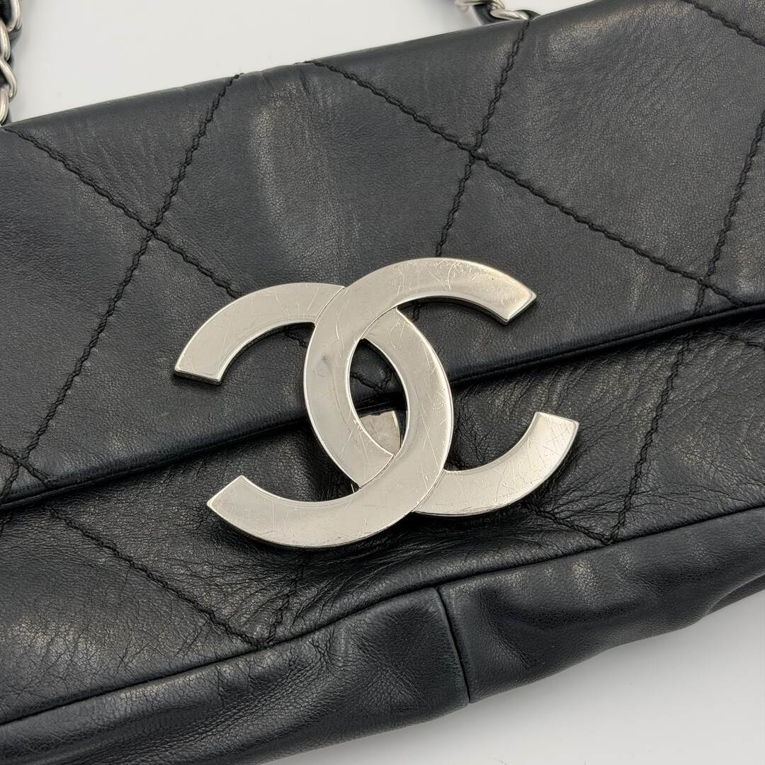 2005 Chanel Oversized CC Diamond Stitch Flap Black Shoulder Bag
