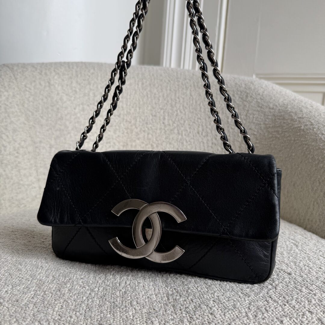 2005 Chanel Oversized CC Diamond Stitch Flap Black Shoulder Bag