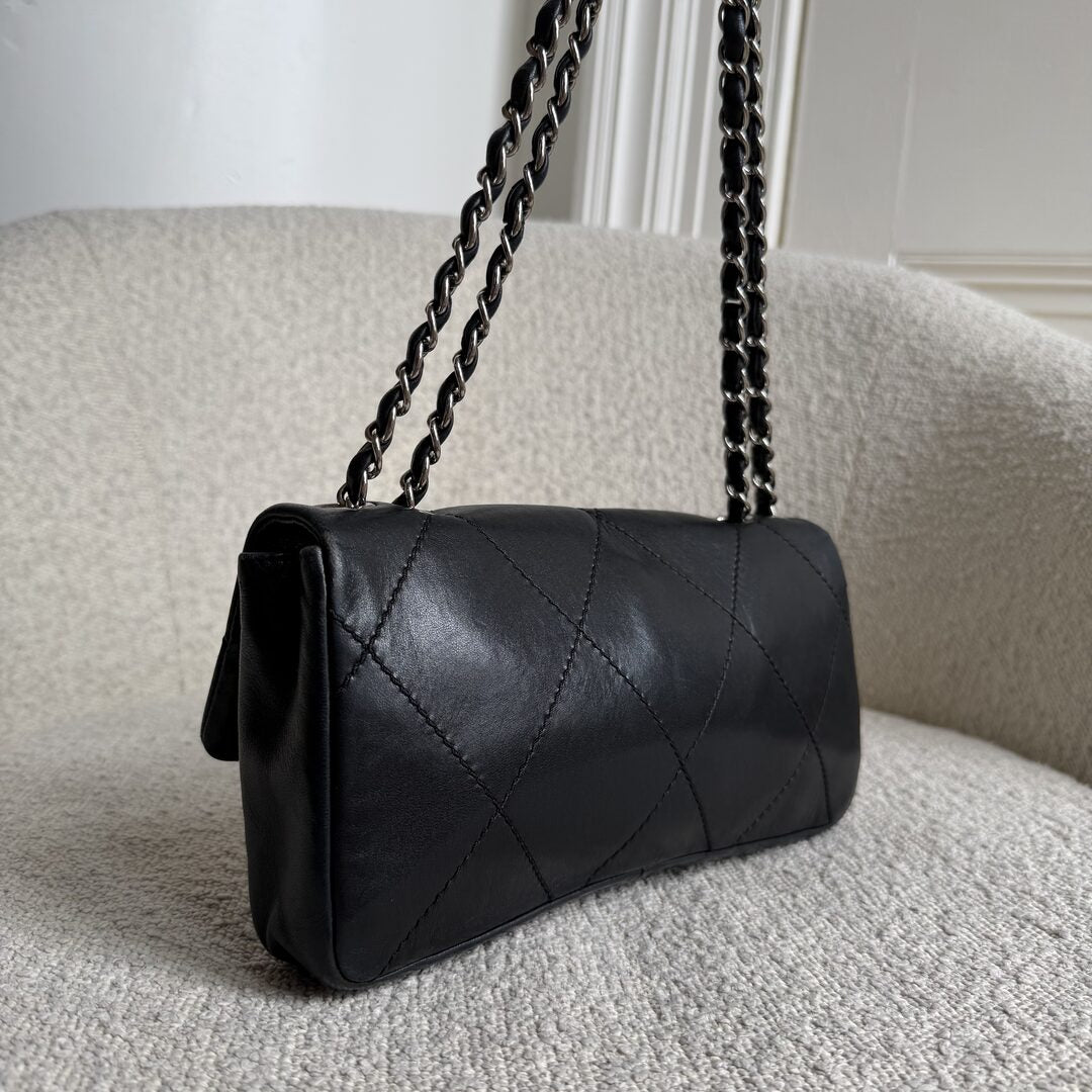 2005 Chanel Oversized CC Diamond Stitch Flap Black Shoulder Bag
