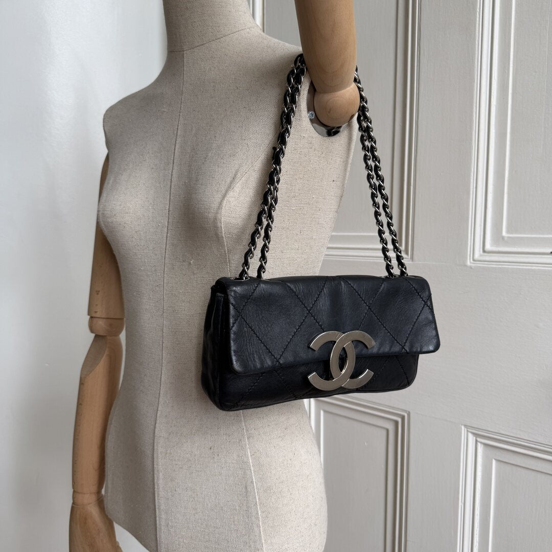 2005 Chanel Oversized CC Diamond Stitch Flap Black Shoulder Bag