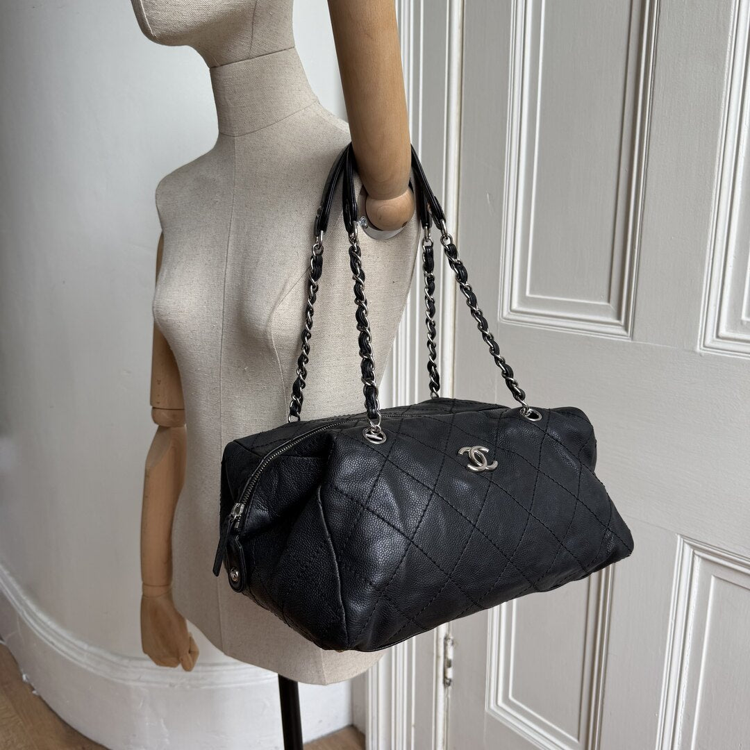 2002 Chanel Caviar Diamond Stitch Silver Chain Black Shoulder Bag