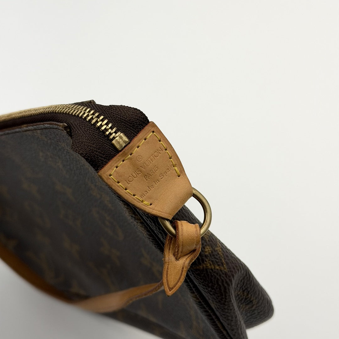 2000 Louis Vuitton Monogram Pochette Accessories Shoulder Bag