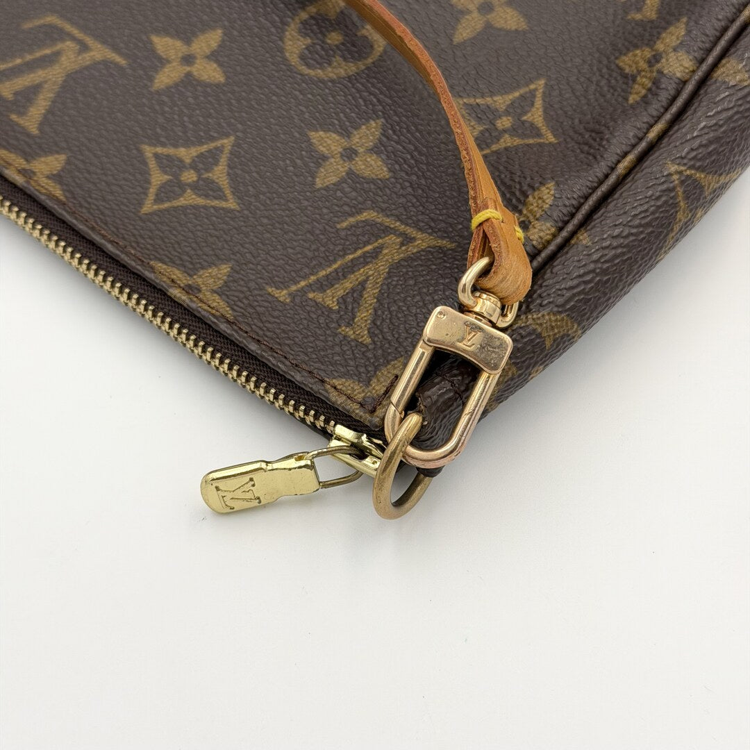 2000 Louis Vuitton Monogram Pochette Accessories Shoulder Bag