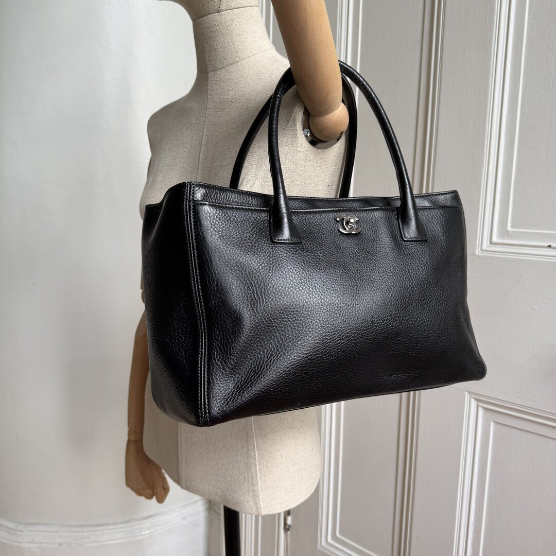 2014 Chanel Executive Cerf Caviar Black Leather Tote Bag