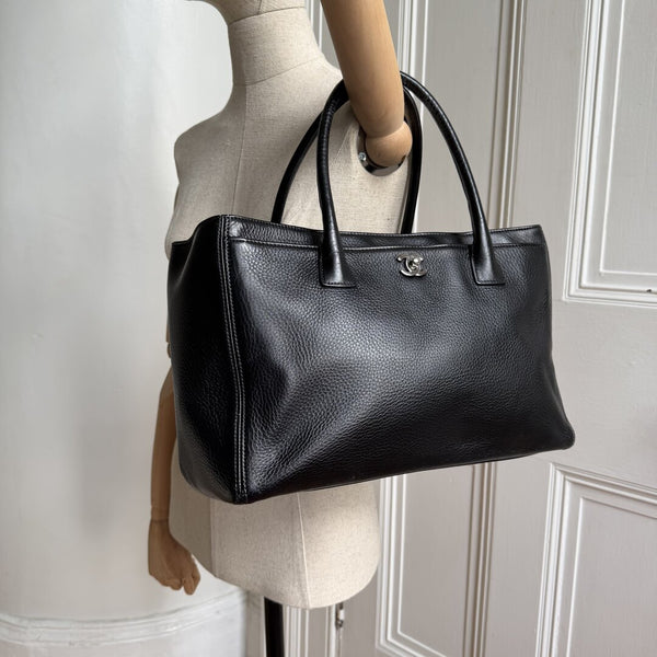 2014 Chanel Executive Cerf Caviar Black Leather Tote Bag
