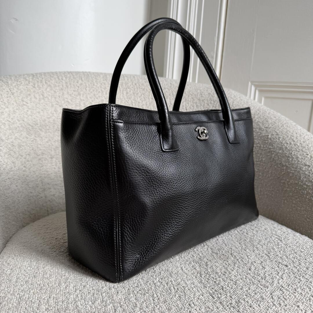 2014 Chanel Executive Cerf Caviar Black Leather Tote Bag