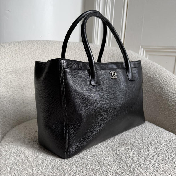 2014 Chanel Executive Cerf Caviar Black Leather Tote Bag