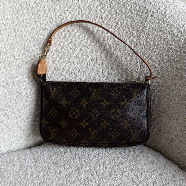 2004 Louis Vuitton Monogram Pochette Accessories Shoulder Bag