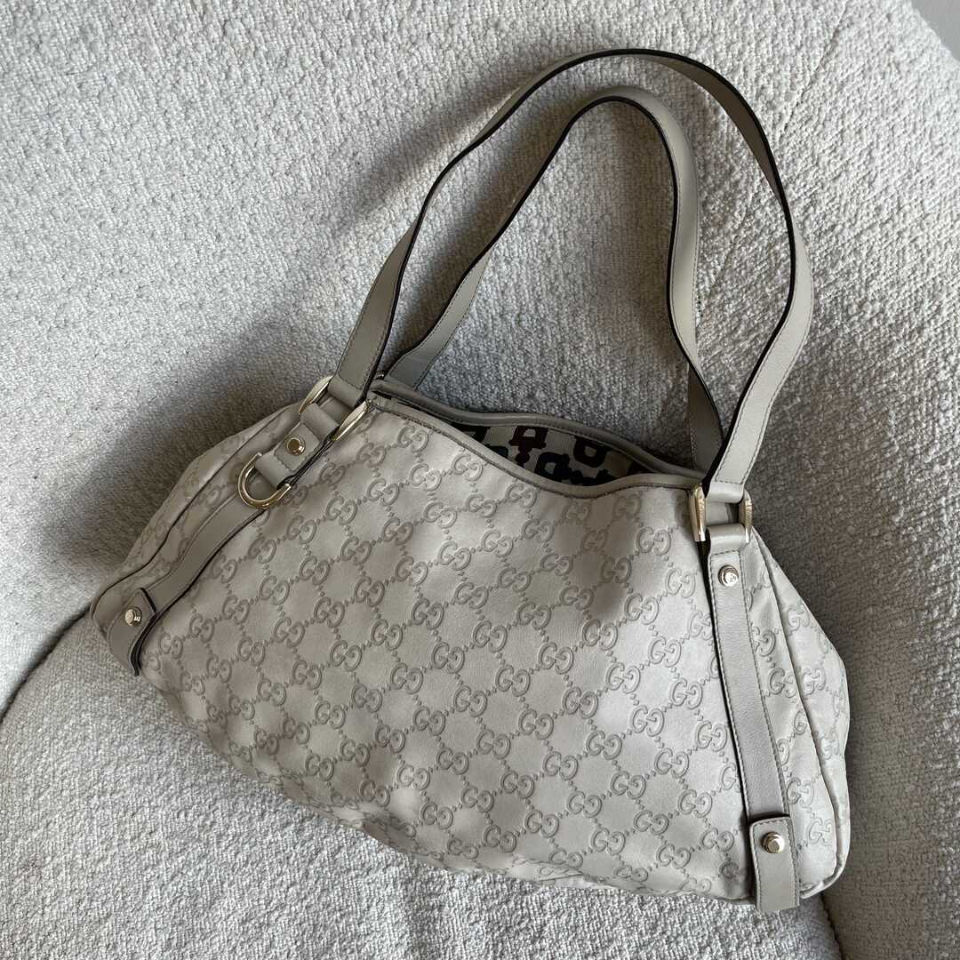 Gucci Guccissima Abbey Leather Cream Tote Bag